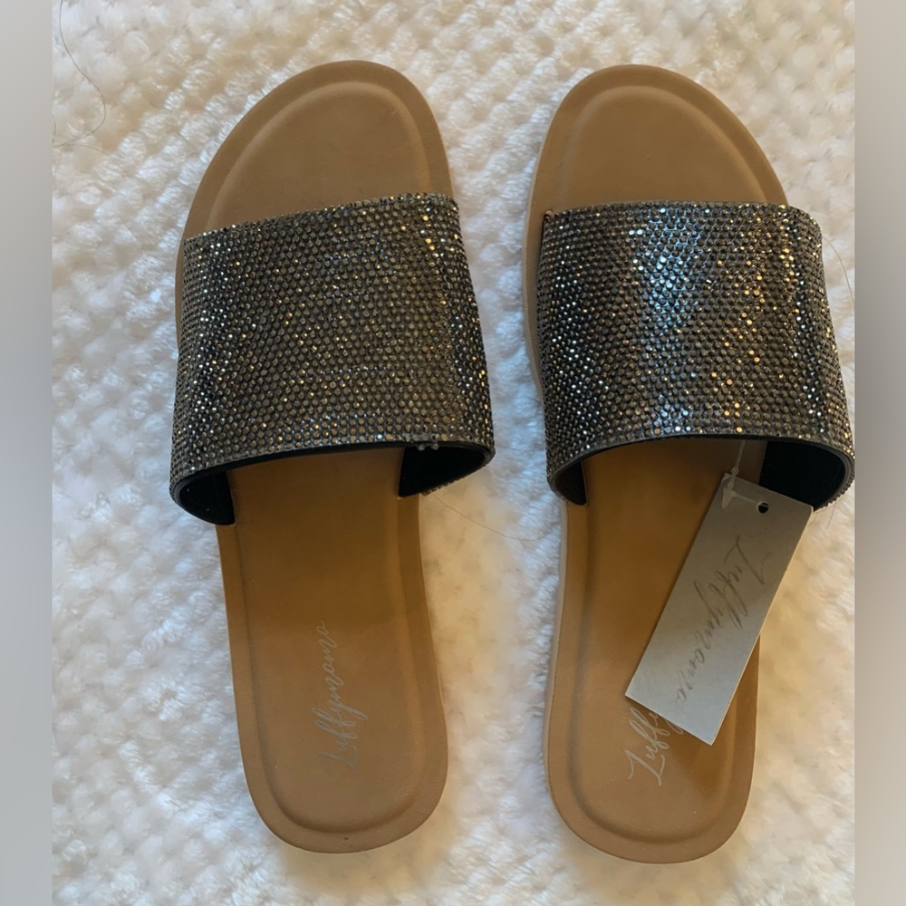 NWT Luffymomo Womens Rhinestone Sandals Slip On Fashion Comfortable size 9 Flat
